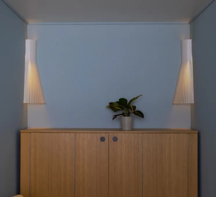 Applique d'angle, Secto 4236, bouleau, sans câble, Ø26cm, H60cm - Secto Design