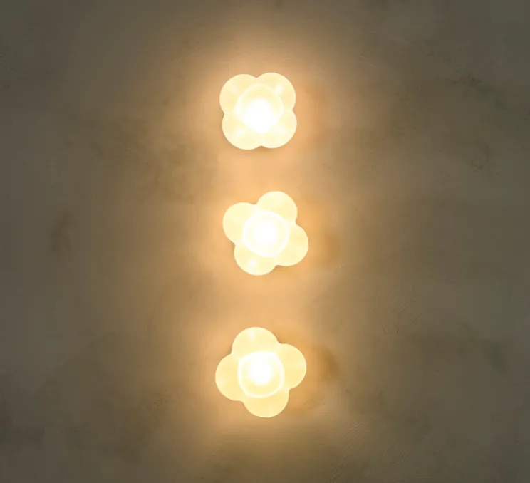 Applique, Mimosa, blanc, laiton , IP44, Ø16,7cm, H14,7cm - Margaux Keller Collections