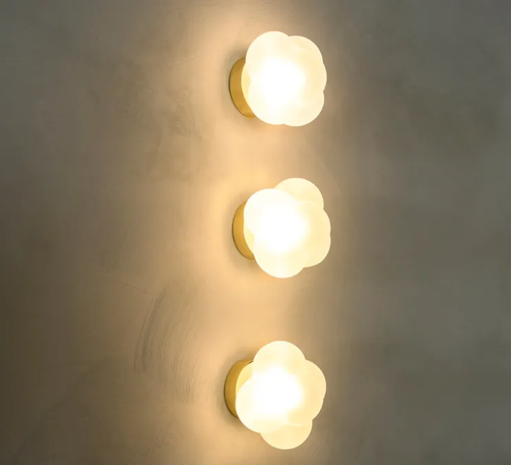 Applique, Mimosa, blanc, laiton , IP44, Ø16,7cm, H14,7cm - Margaux Keller Collections