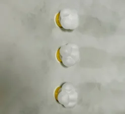 Applique, Mimosa, blanc, laiton , IP44, Ø16,7cm, H14,7cm - Margaux Keller Collections