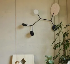 Applique murale, Ballon Wall 5, modèle B, noir et chêne, LED, 3000K, 800lm, L72,2cm, H58,9cm - TUNTO