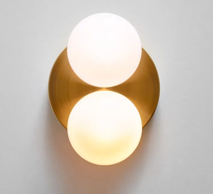 Applique murale, Dot 2x, Oyster, blanc et laiton brossé, L15cm, H20,5cm - SkLO Studio