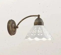 Applique murale, Fior Di Pizzo 17, laiton vieilli, porcelaine blanche, L18,5cm, H15,5cm - Il Fanale