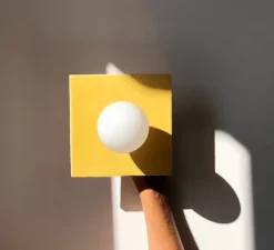 Applique murale, Globe Tile, jaune, L20cm, H20cm - Carré Coco