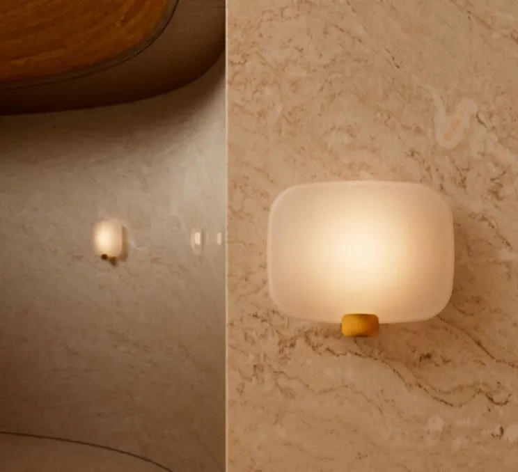 Applique murale, Light Me Tender Horizontal, verre, or, IP44, LED, dim, 2700K, 1430 lm, L30cm, H25cm - DCW éditions Paris