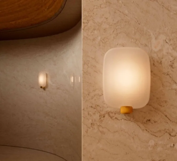 Applique murale, Light Me Tender Vertical, verre, or, IP44, LED, dim, 2700K, 1430 lm, L23cm, H32cm - DCW éditions Paris