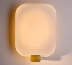 Applique murale, Light Me Tender Vertical, verre, or, IP44, LED, dim, 2700K, 1430 lm, L23cm, H32cm - DCW éditions Paris