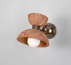 Applique murale, Nakaii, rouge fer, laiton antique, L20cm, H24cm - Mullan Lighting