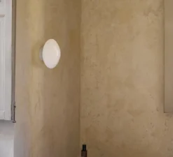 Applique murale ou plafonnier, Mist AP22, blanc opalin, IP44, L25cm, H25cm - Andtradition