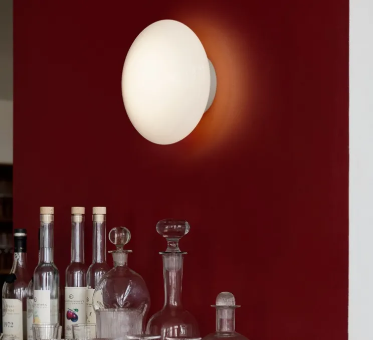 Applique murale ou plafonnier, Mist AP22, blanc opalin, IP44, L25cm, H25cm - Andtradition