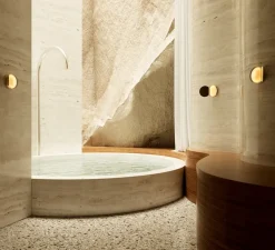 Applique murale, Poudrier, or, IP44, LED, dim, 2700K, 800 lm, L17,3cm, H19,5cm - DCW éditions Paris