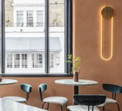 Applique murale, Ra Wall longue, or, 2700K, 1900lm L25,5cm, H109cm - Darmes