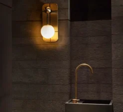 Applique murale, Rift, Opal, noir, laiton, IP44, Ø12,5cm, H36,5cm - Bert Frank