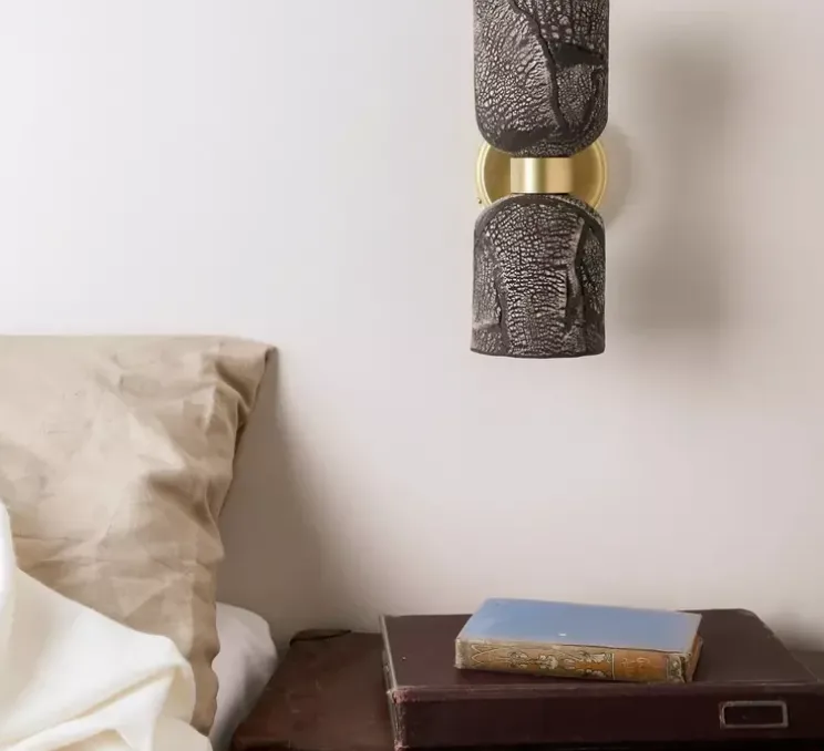 Applique murale, Sakura, argile noir, laiton satiné, L11cm, H29cm - Mullan Lighting