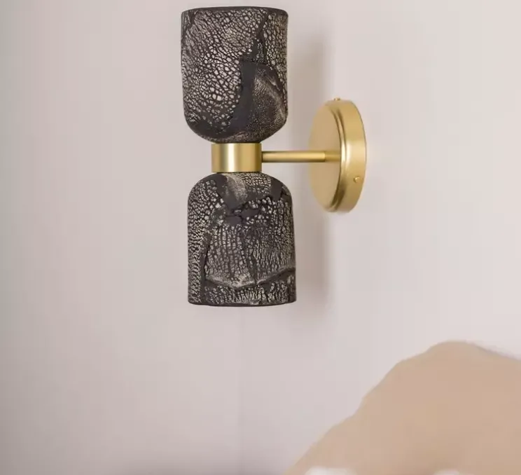 Applique murale, Sakura, argile noir, laiton satiné, L11cm, H29cm - Mullan Lighting