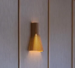 Applique murale, Secto 4231, noyer, avec câble H45cm - Secto Design