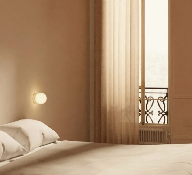 Applique ou plafonnier, Laurent 11, laiton, verre opalin, Ø13,9cm, H14,7cm - Lambert&Fils