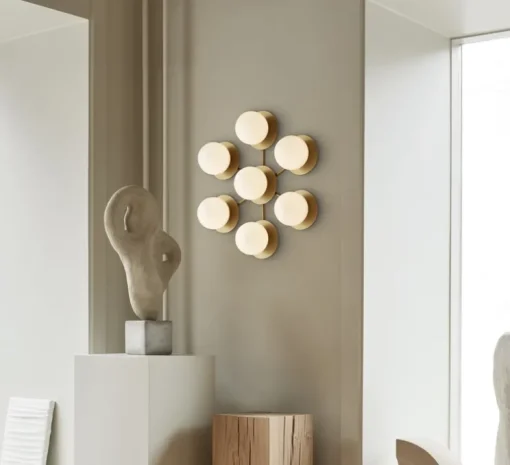 Applique ou plafonnier, Liila Star, laiton, verre opalin, L48,6cm, H54cm - Nuura