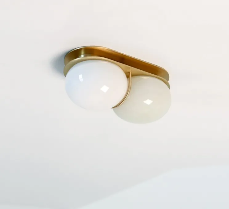 Applique ou plafonnier, Twin 2.0, Blanc, laiton brossé, L15cm, H28cm - SkLO Studio