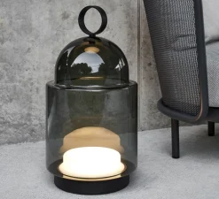 Baladeuse, Dome Nomad Large, verre gris fumé glossy, corps métal noir, IP44, LED, dim, 2700K, 950 lm, Ø32cm, H60cm - Brokis