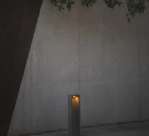 Borne, Grot 700, béton, IP55, LED, 2700K, 77 lm, L15,8cm, H70cm - Faro