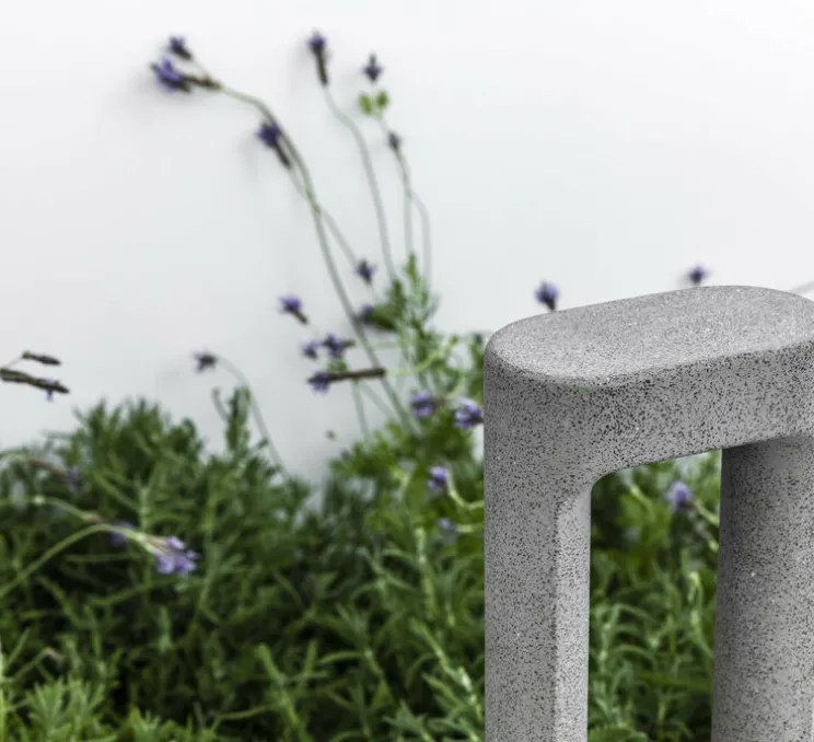 Borne, Totem 611, gris, IP55, LED, 2700K, 370 lm, L15cm, H61,1cm - Faro