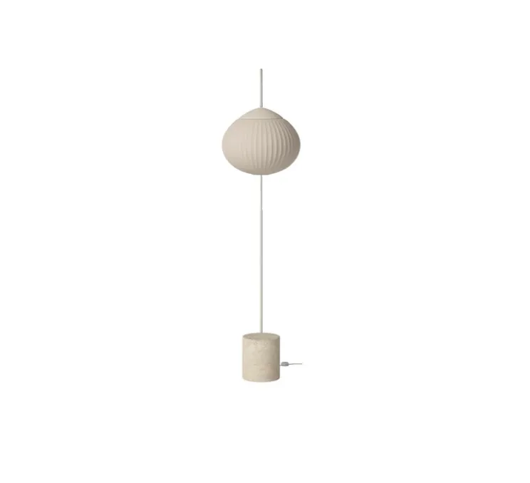 Lampadaire, Acorn, crème mat, abat-jour sable, base travertin, câble crème, Ø50cm, H243,2cm - Bolia