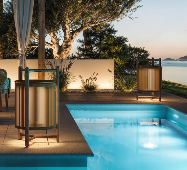 Lampadaire d'extérieur, Kando P/76/R sans fil, corde, Teck, IP44, LED, dim, 2200-2400-2700K, 680 lm, Ø49cm, H76cm - Bover