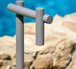 Lampadaire d'extérieur, Tik p-4099X, gris, IP65, LED, 3000K, 763 lm, L25,2cm, H81,4cm - Estiluz