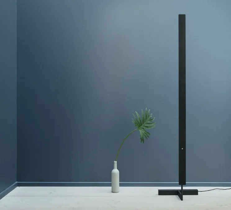 Lampadaire, F-Model, acier bleui, LED, dim, 2700K, 2050 lm, L37cm, H164cm - Anour