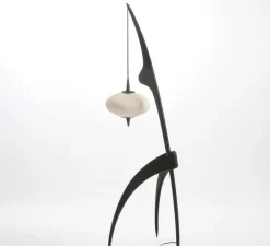 lampadaire, La Mante Religieuse - n°14.950, bois noir teinté, L40cm, H161cm - Rispal