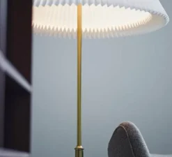 Lampadaire, Model 351, blanc, Ø55cm, H121cm - Le Klint