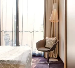 Lampadaire, Secto 4210, bois, blanc, LED, L30cm, H175cm - Secto Design