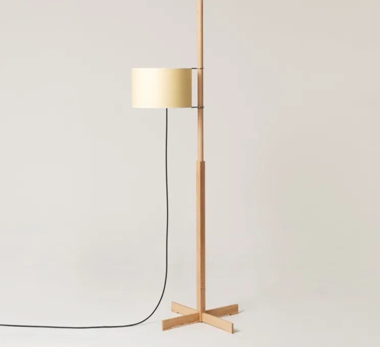 Lampadaire, TMM, hêtre, abat-jour beige, Ø60cm, H166cm - Santa & Cole