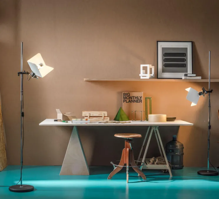 Lampadaire, Triedro, Abat-jour blanc métal brillant, métal noir, L35,1cm, H200cm - Stilnovo