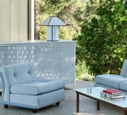 Lampe à poser, Ava Pyramid 450, blanc et noir, L45cm, H50cm - HAY