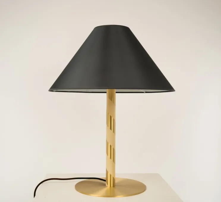 Lampe à poser, Candy, laiton satiné, abat-jour chinette noire, Ø45cm, H61cm - CVL