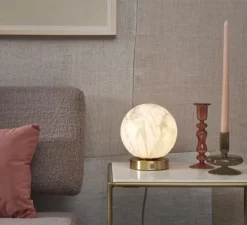 Lampe à poser, Carrara, Finition Marbre blanc, laiton, Ø16cm, H18cm - It's about Romi