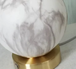 Lampe à poser, Carrara, Finition Marbre blanc, laiton, Ø16cm, H18cm - It's about Romi