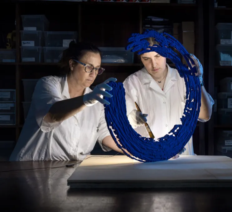 Lampe à poser, Ensō, Bleu Catellani, LED, dim, 2700K, 1749 lm, L25cm, H66cm - Catellani & Smith