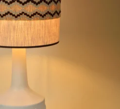 Lampe à poser, Jimmy L, blanc, beige et galon à motif, Ø32cm, H83cm - Market Set