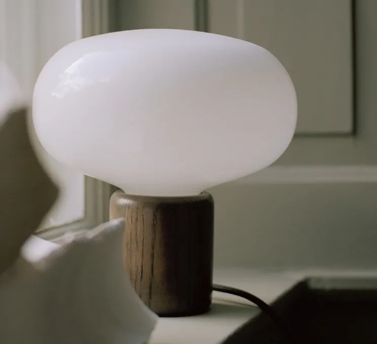 Lampe à poser, Karl-Johan, Chêne, Verre opale, blanc, Ø23cm - H23,5cm - New Works