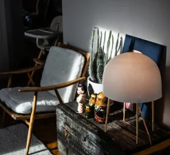 Lampe à poser, Kurage, blanc et frêne, Ø34cm, H49cm - Foscarini