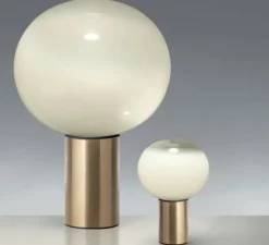 Lampe à poser, Laguna Tavolo, transparent fumé, laiton satiné, dimmable, Ø37cm, H54,1cm - Artemide