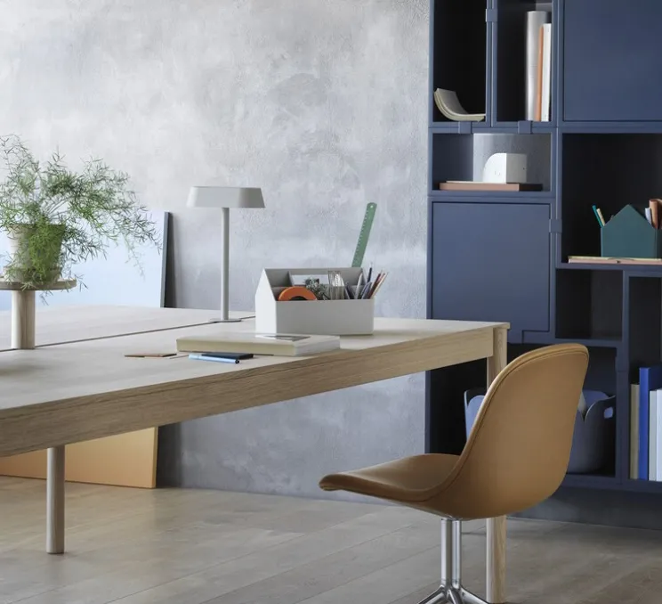 Lampe à poser, LINEAR MOUNTED, gris, LED, 3000K, 242lm, L23,2cm, H36,5cm - Muuto