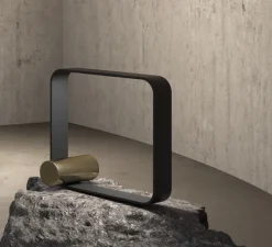 Lampe à poser, Nastro 563.32, noir texturé, laiton brossé, IP40, LED, dim, 2700K, 2000 lm, L22cm, H41cm - Tooy