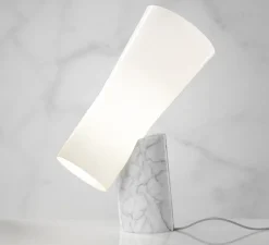 Lampe à poser, Nile, Marbre de carrare, diffuseur blanc, L41cm, H55cm - Foscarini