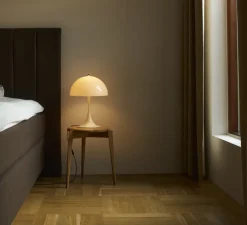 Lampe à poser, Panthella 320, beige opale, Ø32cm, H43,8cm - Louis Poulsen