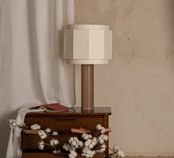 Lampe à poser, Pipo Okla, noyer, câble noir, Ø35cm, H60cm - Simone & Marcel