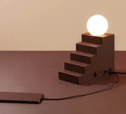 Lampe à poser, Stair, Rouge, L18,7cm, H22,5cm - Oblure